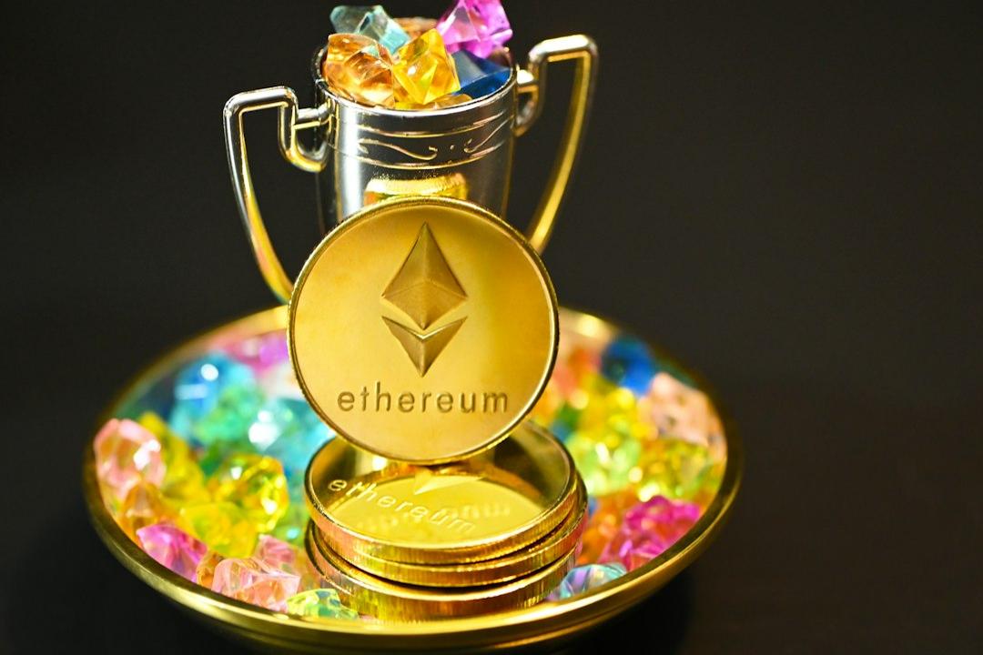 PEPE Price Prediction 2025: Will It Surpass Ozak AI's Price Target of $0.003 to $1?